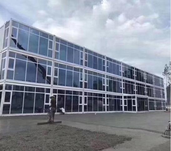 prefabricated glass house