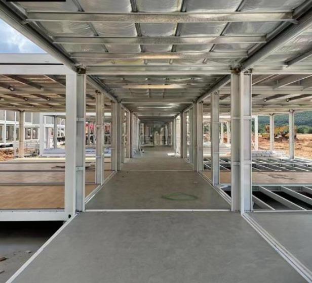 prefabricated glass house