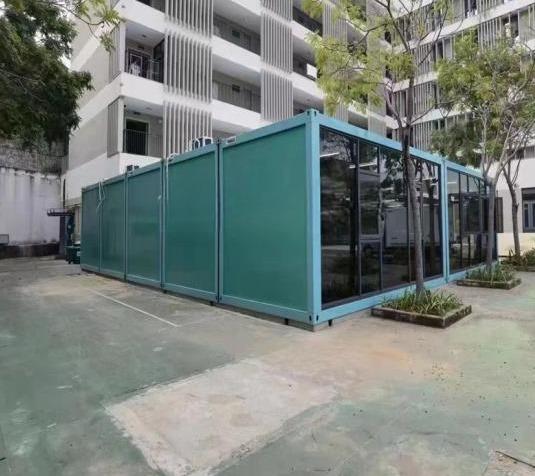 prefabricated glass house
