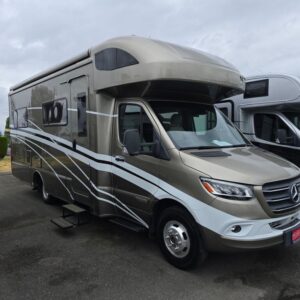 2020 Winnebago Navion 24J